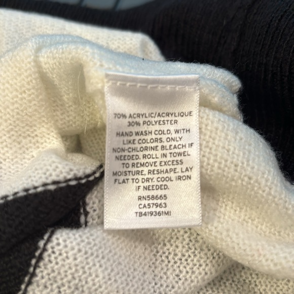 Treasure Bond black and white stripped fall sweater. New size large - Picture 8 of 10